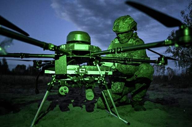 Медведев: беспилотники сковывают всю боевую активность в зоне боестолкновения