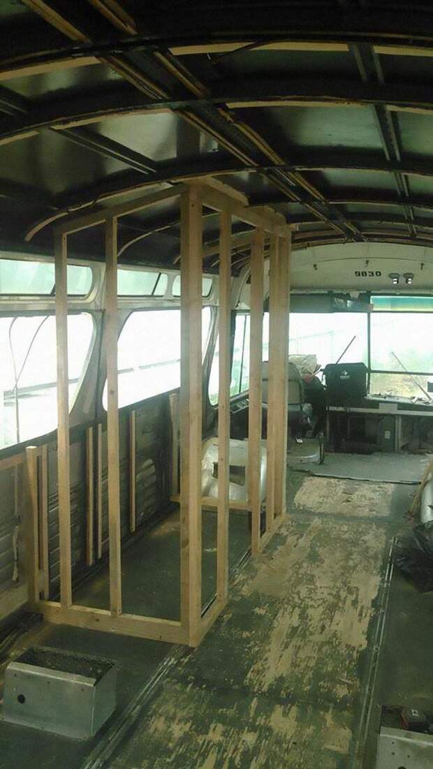 Женщина купила старый автобус и превратила его в дом мечты