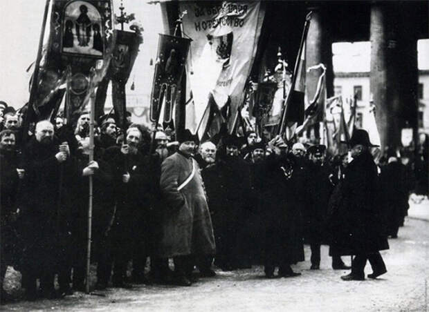 8 мая 1905 года в Москве основана Русская монархическая партия