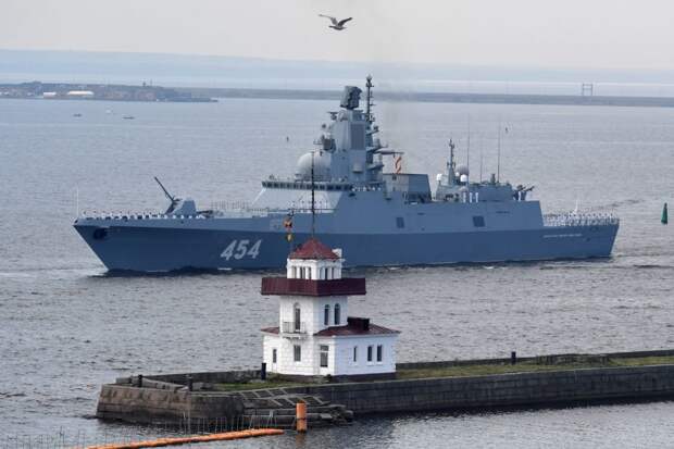 Фрегат "Адмирал Горшков" вышел в море для испытаний нового оружия