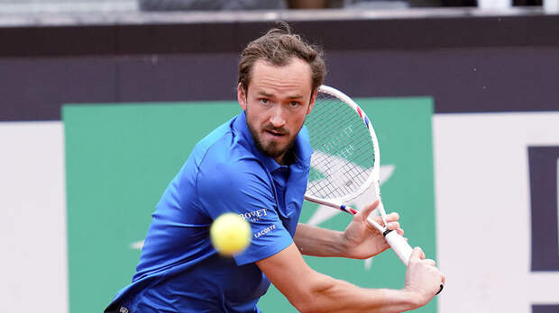 Даниил Медведев не смог выйти в 1/4 финала «Мастерса» в Мадриде