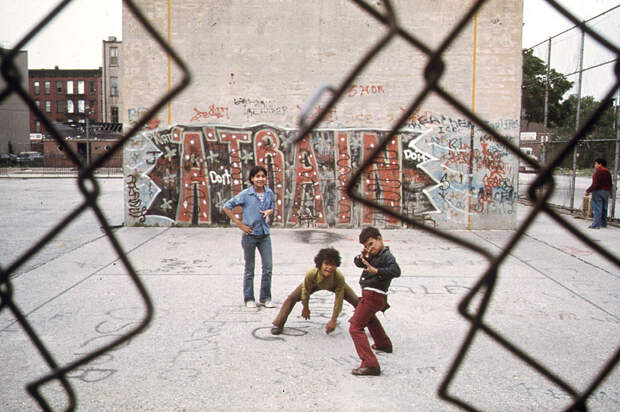 Детвора в Бруклине в июне 1974 года