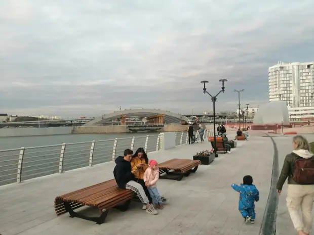 В Челябинске вандалы разрушили 200-летний артефакт на набережной реки Миасс