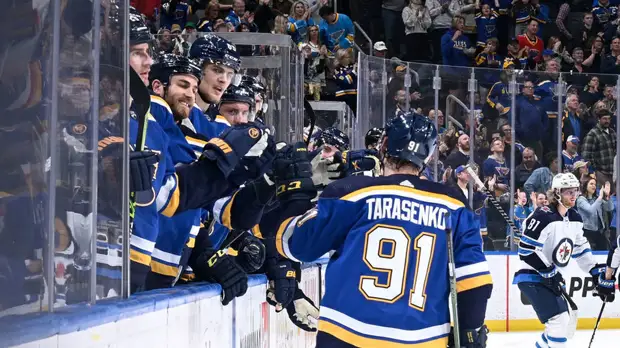 Шайба и две передачи Тарасенко не помогли «Сент-Луису» обыграть «Виннипег»