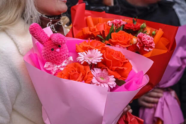 "Вы вдохновляете нас на благородные поступки": Сергей Аксёнов поздравил женщин с 8 марта