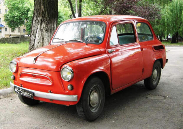 В СССР выпущена первая партия автомобилей «Запорожец».