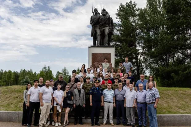 Вахта памяти павших в годы войны объединила мемориалы МГУ