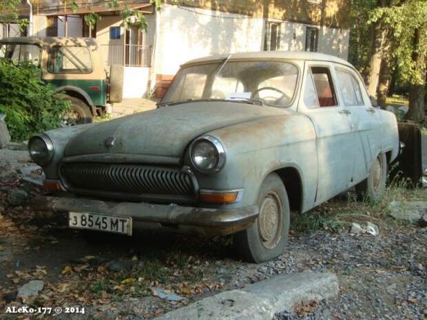 Брошенные автомобили, найденные при сносах московских гаражей