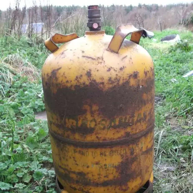 Газовый баллон старого образца