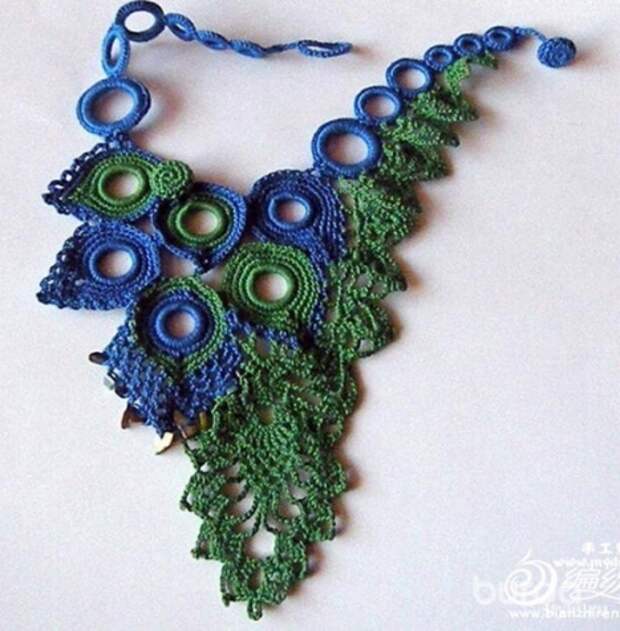 Вязаное колье