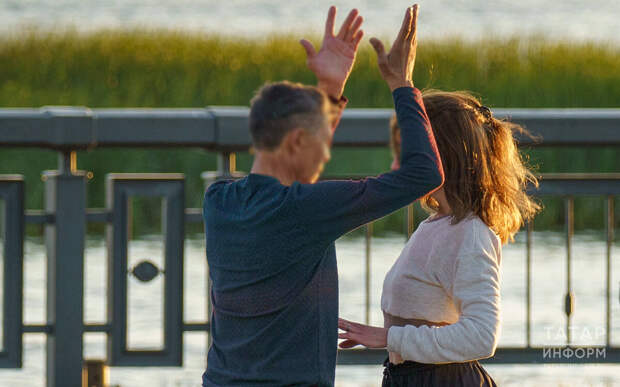 Проверять телефон и запрещать носить юбки? 10 ответов психиатра на вопросы о ревности