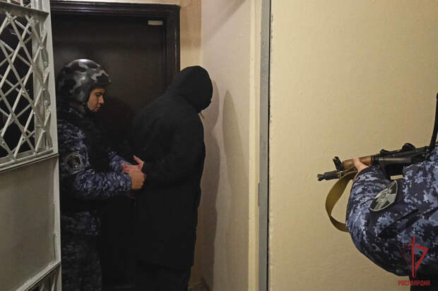 В Туле росгвардейцы отработали действия по задержанию "грабителя"