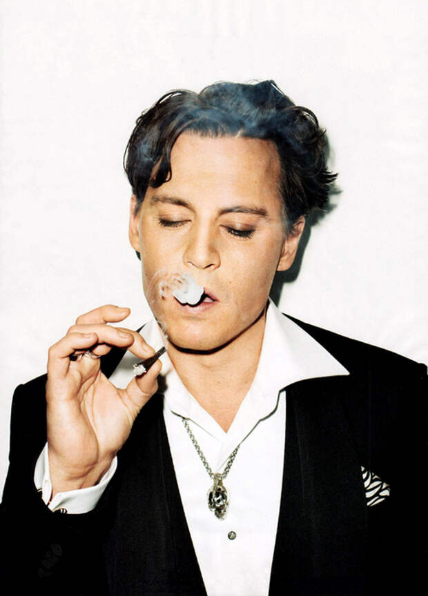 200 сигарет: Джонни Депп и его вредные привычки