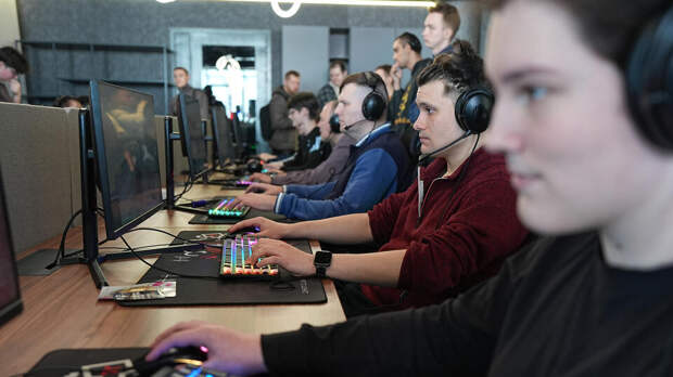 Эксперт объяснил, почему россияне все чаще идут в компьютерные клубы