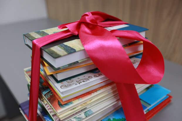 Книга как духовно-нравственный компас: в Крыму объявлен сбор литературы для библиотек сёл