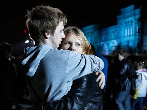 The Telegraph: почему зумеры всё чаще выбирают женщин старше себя