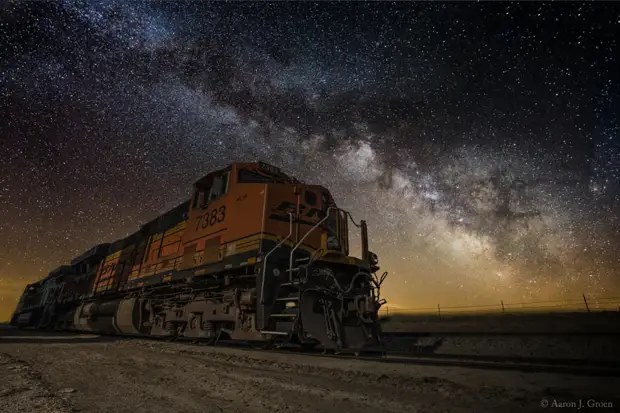 Night Train by Aaron Groen on 500px