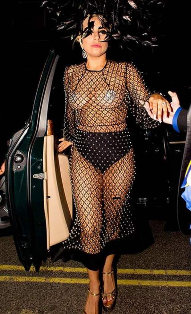 Леди Гага снова удивляет нас своим эпатажным образом 2016, знаменитости, наряды, откровенные платья