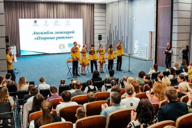 В Петербурге прошел региональный ученический фестиваль «Голос страны – время действовать»