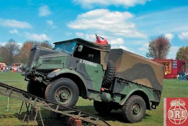 Morris-Commercial C8 с кузовом GS. Начиная с 1944 года британская армия получила 7500 таких вездеходов.