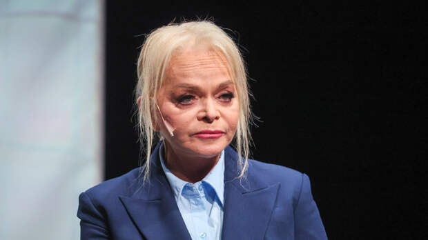 70-летняя Лариса Долина не смогла встать с постели из-за обнаружившейся патологии: что известно о ее состоянии