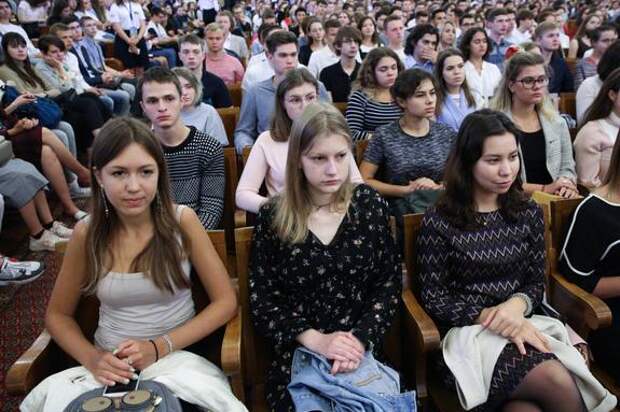 Профессор Щербаков: нейросети могут привести к тому, что молодежь перестанет самостоятельно думать