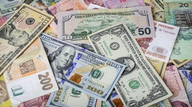 Экономист Юденков: вскоре у доллара и евро появится много конкурентов