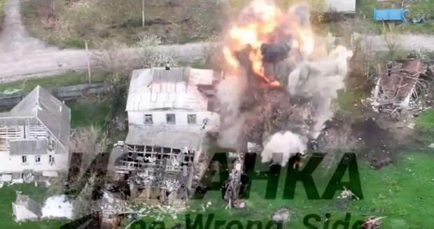 Есть видео управляемой ракеты Х-39, сменившей цель за секунды до удара