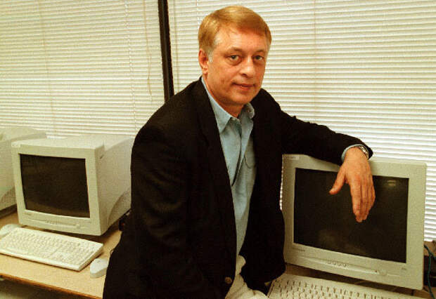 Виктор Шеймов в США, бизнесмен, владелец компьютерной фирмы. #шеймов, #виктор, #предатель, #перебежчик, #разведка, #шифровальщик, #убийство, #ждановская, #афанасьев, #майор, #кгб, #милиция, #метро, #оборотни. /фото реставрировано мной, изображение взято из открытых источников/