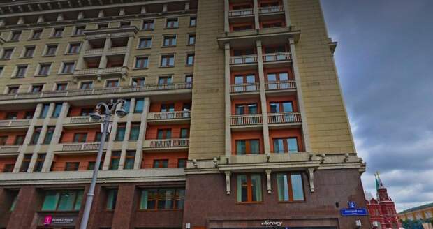 ФССП начала изъятие гостиницы Four Seasons рядом с Кремлем в пользу государства