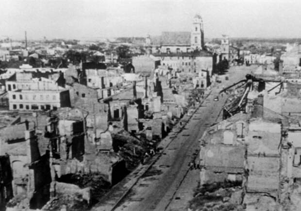 Послевоенный Минск. / Фото: www.twimg.com