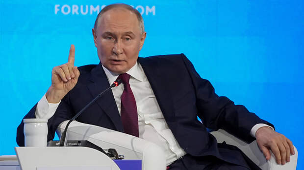 Путин завершил пленарную сессию ПМЭФ словами «в единстве — наша сила»