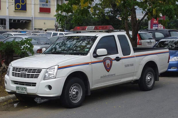 В тайском Хатъяе неизвестный устроил стрельбу в школе и захватил заложников