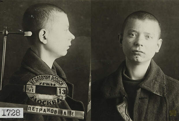 Шамонин Михаил Николаевич 1922 года рождения (согласно официальным данным). Расстрелян 9 декабря 1937 года на Бутовском спецполигоне 