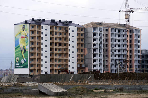 Строящийся жилой дом в Махачкале. Фото: Станислав Красильников / ИТАР-ТАСС