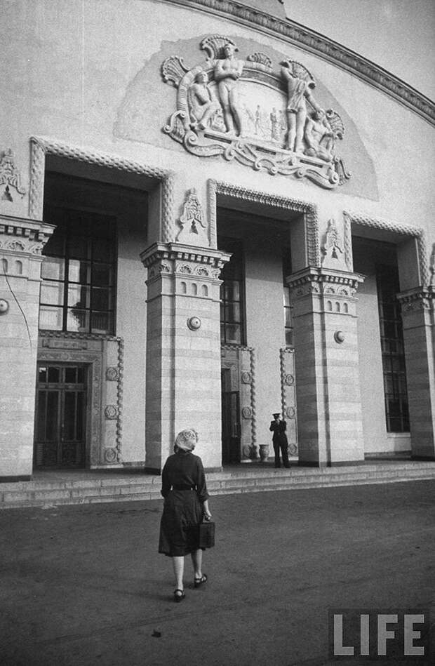 ByLarsen28 Москвички в 1956 году
