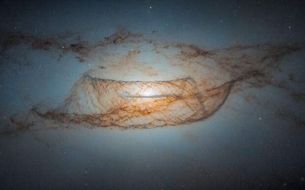 Галактика NGC 4753