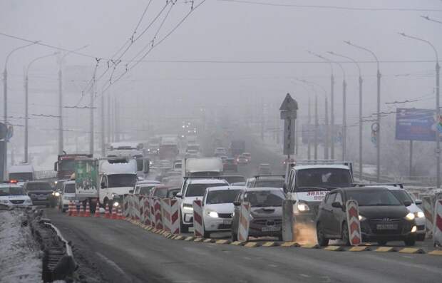 Пробки и недовольные водители: как город отреагировал на перекрытие моста у Телецентра