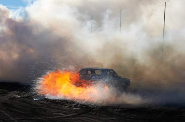 Жжёная резина и хаос - захватывающие кадры с Burnout Competition
