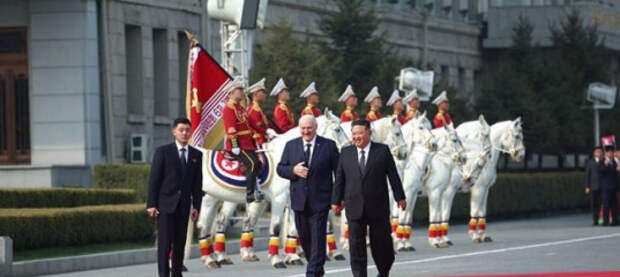 Лукашенко прилетел в Северную Корею, где встретился с Ким Чен Ыном