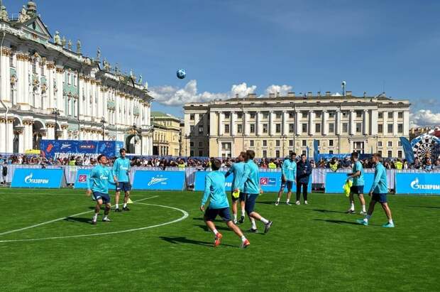 «Зенит» наградили престижной премией за открытую тренировку на Дворцовой площади