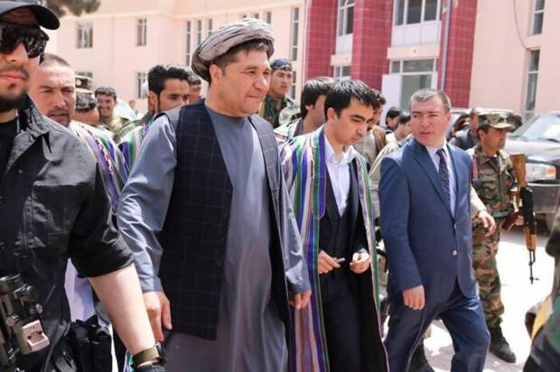 Командир Дустума: Скоро белые флаги окрасятся в черный  