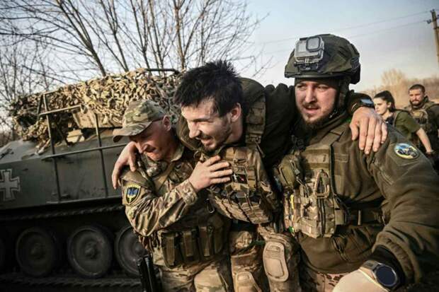 Из-за царящего бардака командиры ВСУ не могут нормально руководить подразделениями. Об этом на канале «Liga net» заявил помогающий...