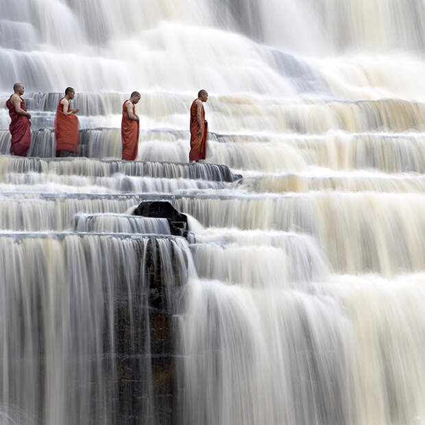 водопад, Вьетнам, буддистские монахи