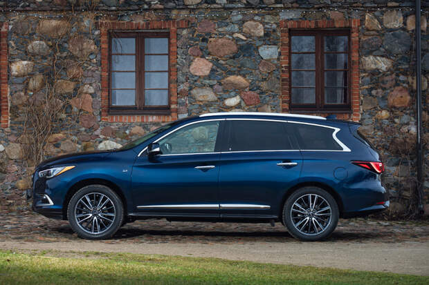 Первый в России тест обновленного Infiniti QX60. Фото 1