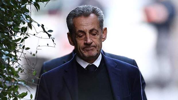 Le Point сообщила о боязни Саркози есть тюремную еду