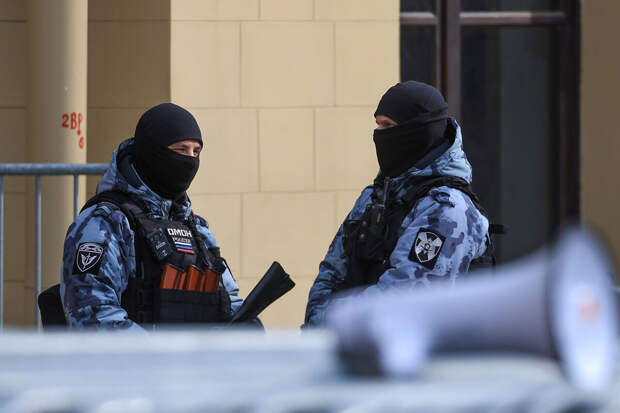 В Петербурге полиция задержала 11 протестующих против снова здания ВНИИБ