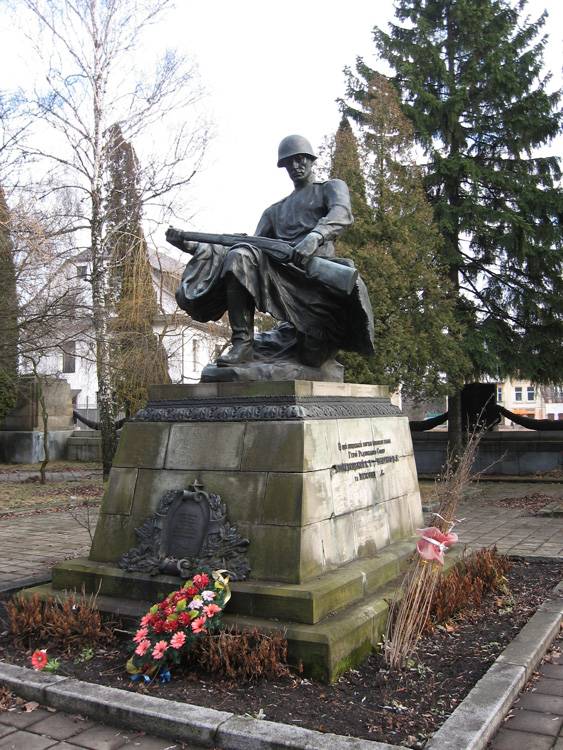 Вечная слава тебе, рыцарь неба!