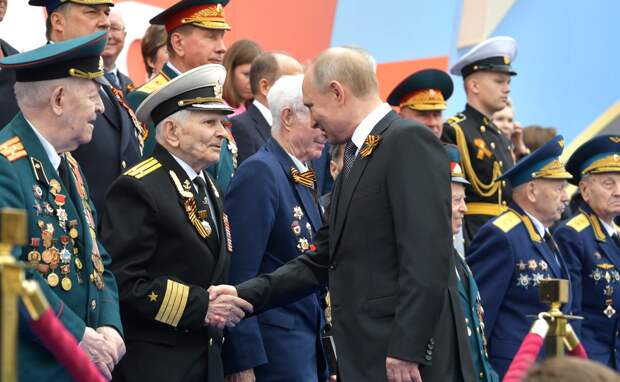 Bloomberg: 80 ветеранов ВОВ отправили на самоизоляцию перед парадом Победы