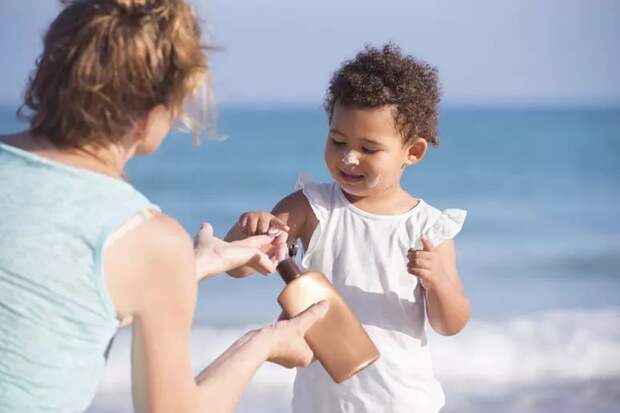 Как обеспечить безопасность всей семьи на пляже летом: Во что вы должны знать
